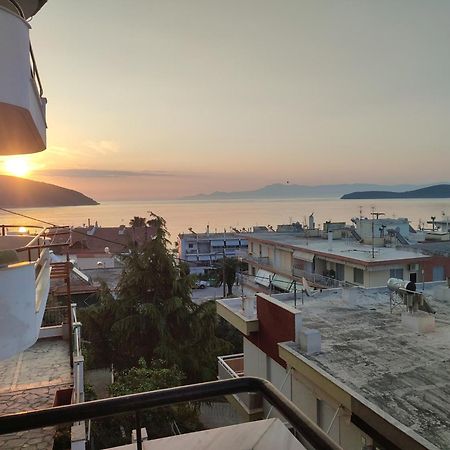 Seagull Apartments Néa Péramos Екстериор снимка
