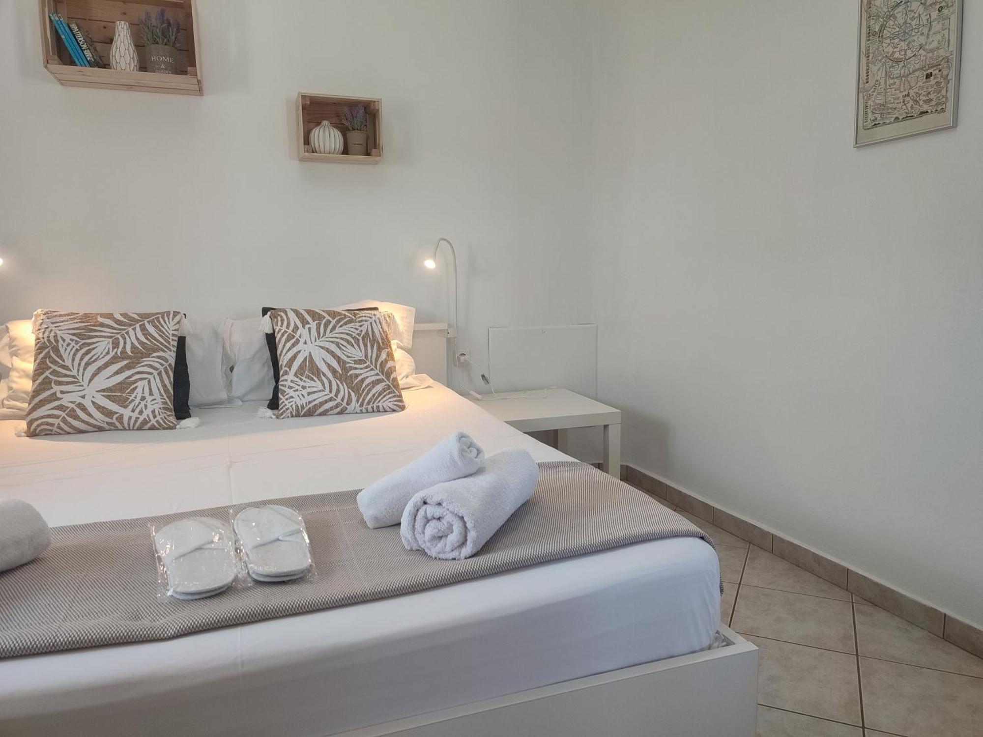 Seagull Apartments Néa Péramos Екстериор снимка